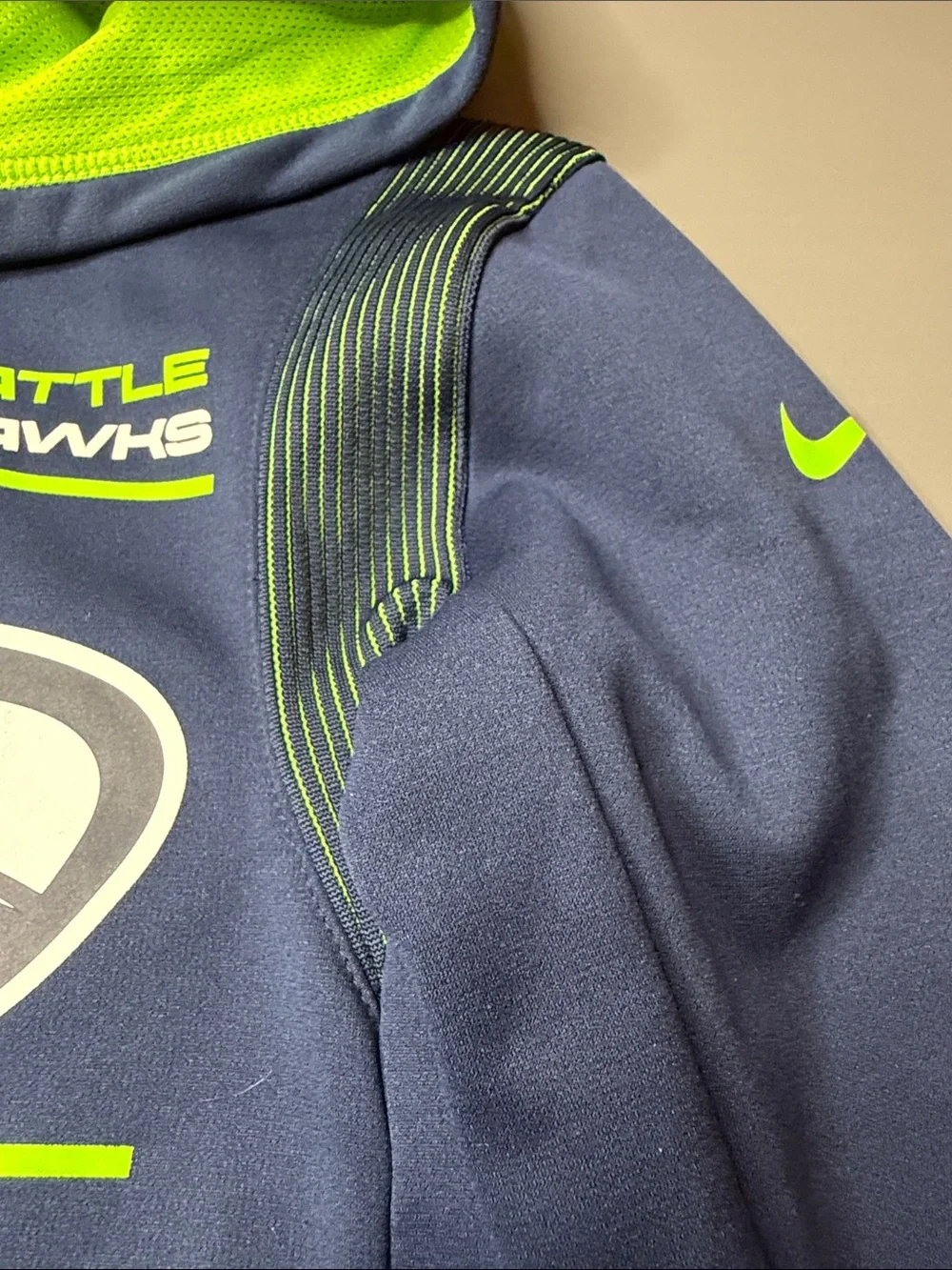 🏈 Nike Kids Seattle Seahawks Navy and Neon Green Hoodie. Size: small/8